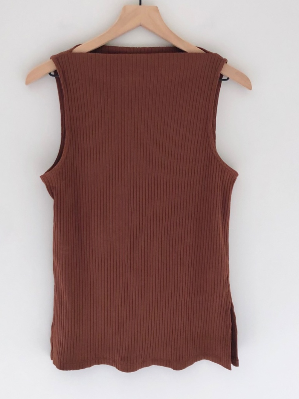 Old Navy Slit-Neck Ribbed Top - Picture 3 of 5
